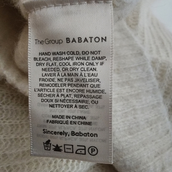 The Group Babaton by Aritzia Women's Alpaca Wool Mix V- Neck Sweater. Size XS - Picture 13 of 13